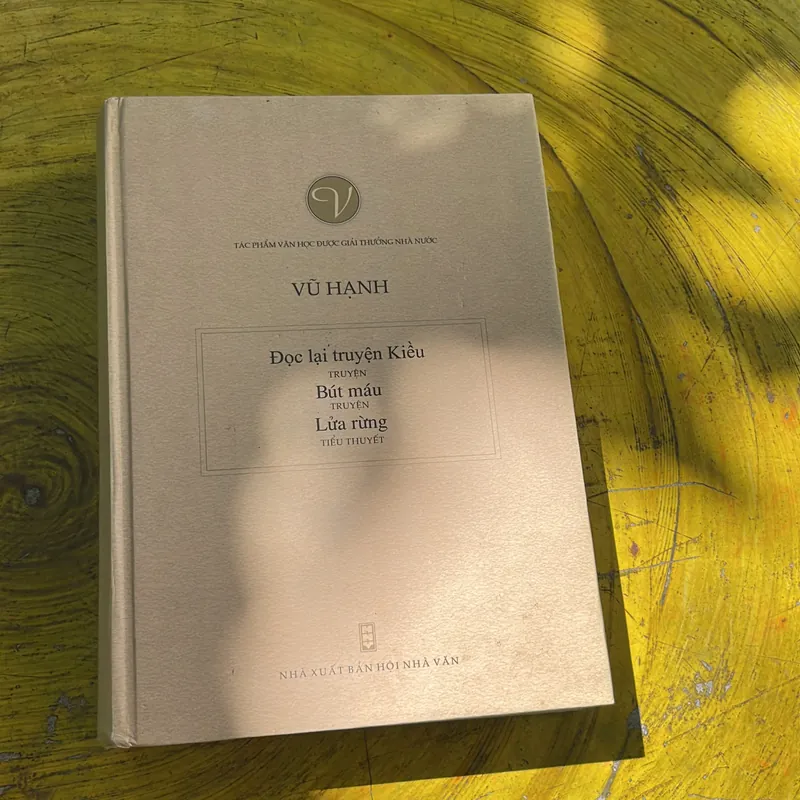 TÁC PHẨM VĂN HỌC ĐƯỢC GIẢI THƯỞNG NHÀ NƯỚC - VŨ HẠNH- ĐỌC LỊ TRUYỆN KIỀU- BÚT MÁU- LỬA R 735864