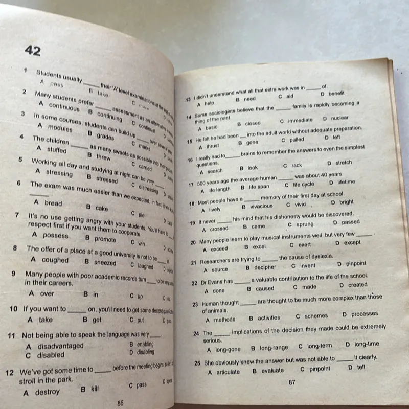 Bài tập trắc nghiệm Tiếng Anh / Vĩnh Bá 681266