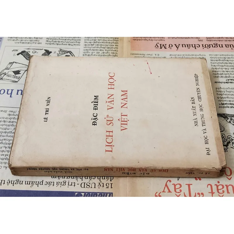 ĐẶC ĐIỂM LỊCH SỬ VĂN HỌC VIỆT NAM - Giáo sư Lê Trí Viễn 717579