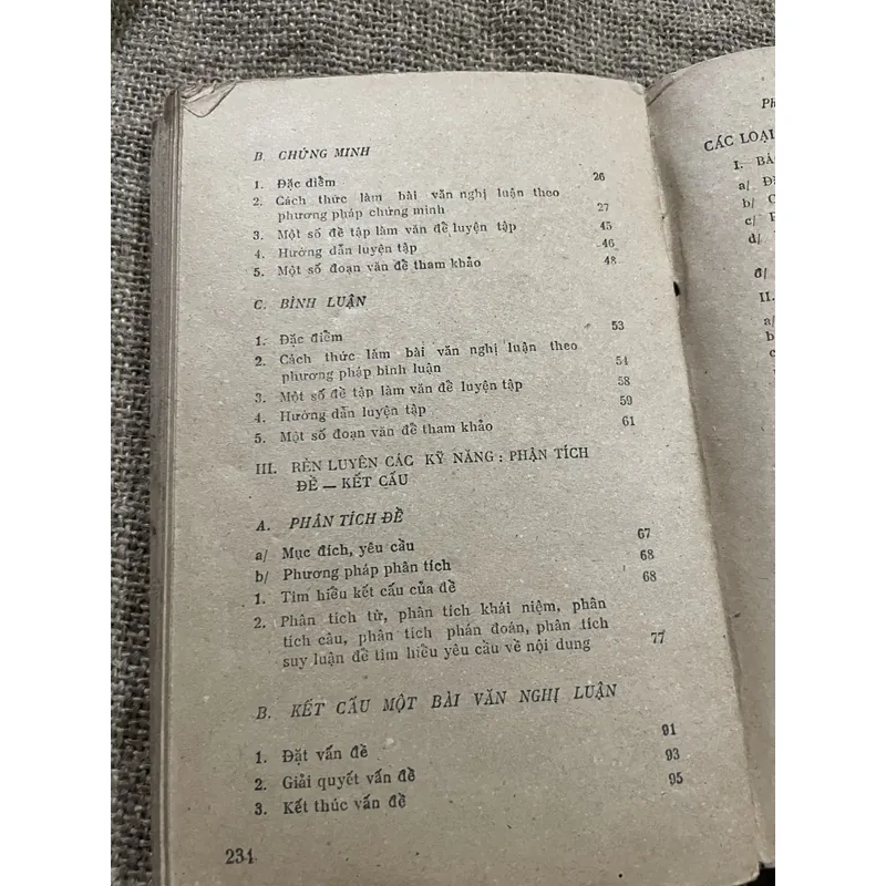 TẬP LÀM VĂN VÀ NGỮ PHÁP (Sách dùng trong các trường trung học chuyên nghiệp)  716475