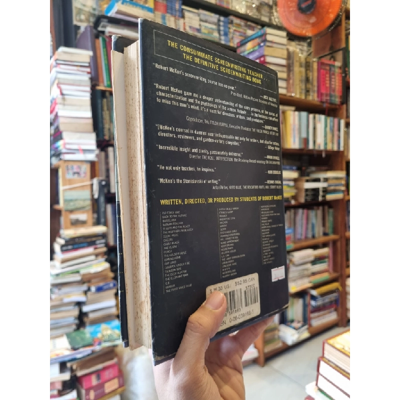 STORY : Substance, Structure, Style, and The Principles of Screenwriting - Robert McKee 320680