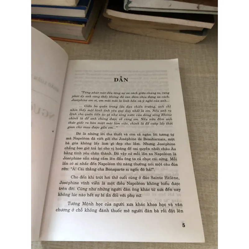 Người đàn bà trong tướng mệnh 976031