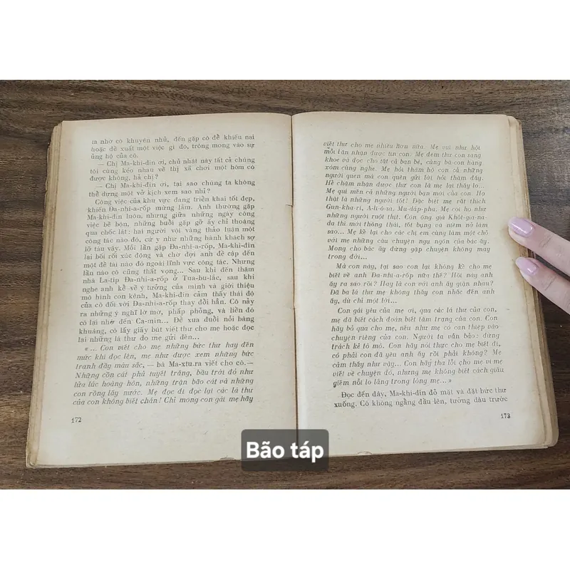 Tiểu thuyết Nga BÃO TÁP - NXB Phụ Nữ 1978 706207