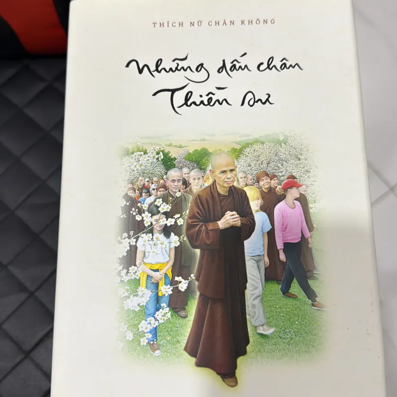 Sách Những dấu chân Thiền sư 601849