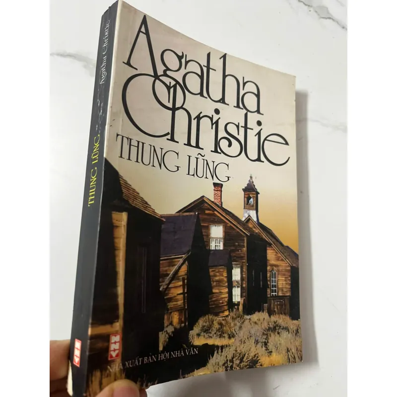 Thung lũng - Agatha Christie - Tiểu thuyết trinh thám 798696