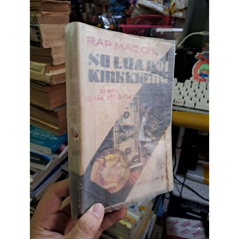 Sự lừa dối kinh khủng - Ráp Mác Ghi - 1987 mới 70% ố rách gáy - SÁCH XƯA - HCM0111 923568