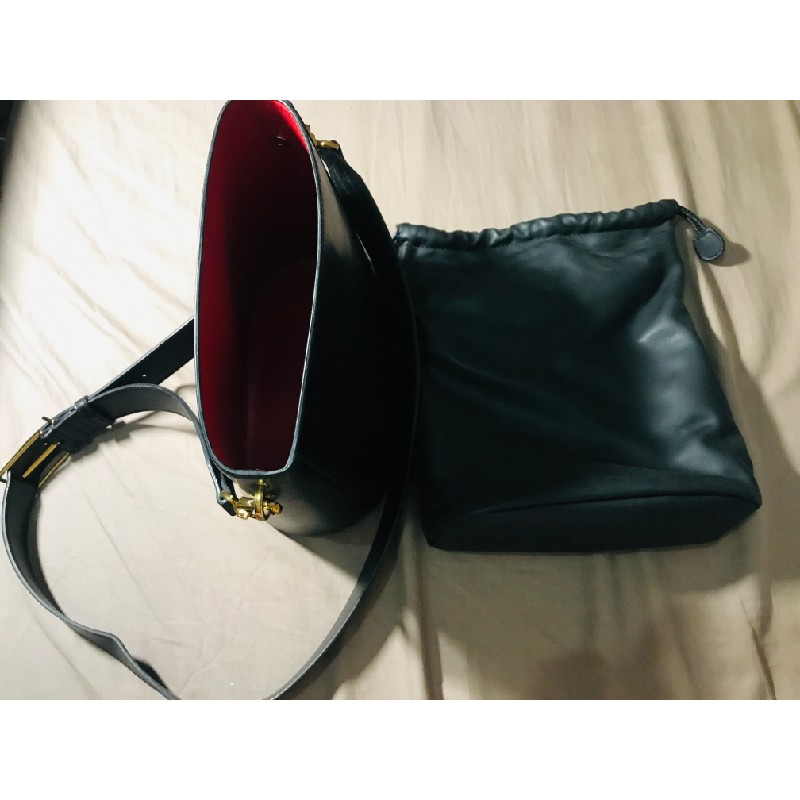 Bucket Bag Charles & Keith 189