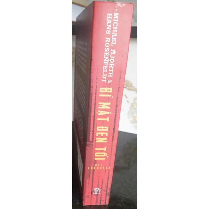 Sách Bí Mật Đen Tối - Michael Hjorth & Hans Rosenfeldt mới 90% 680468
