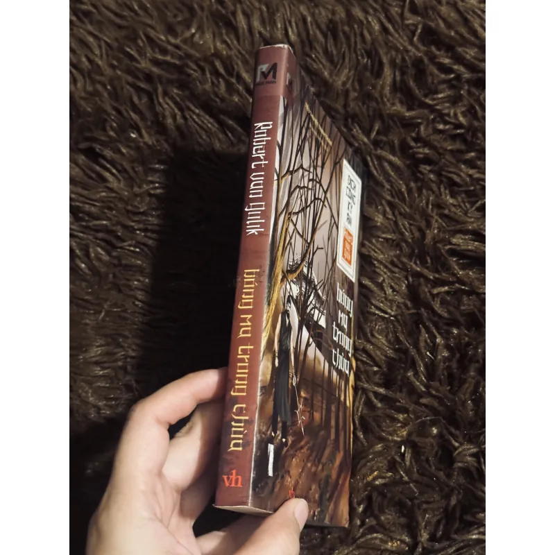 Bóng ma trong chùa 1029418