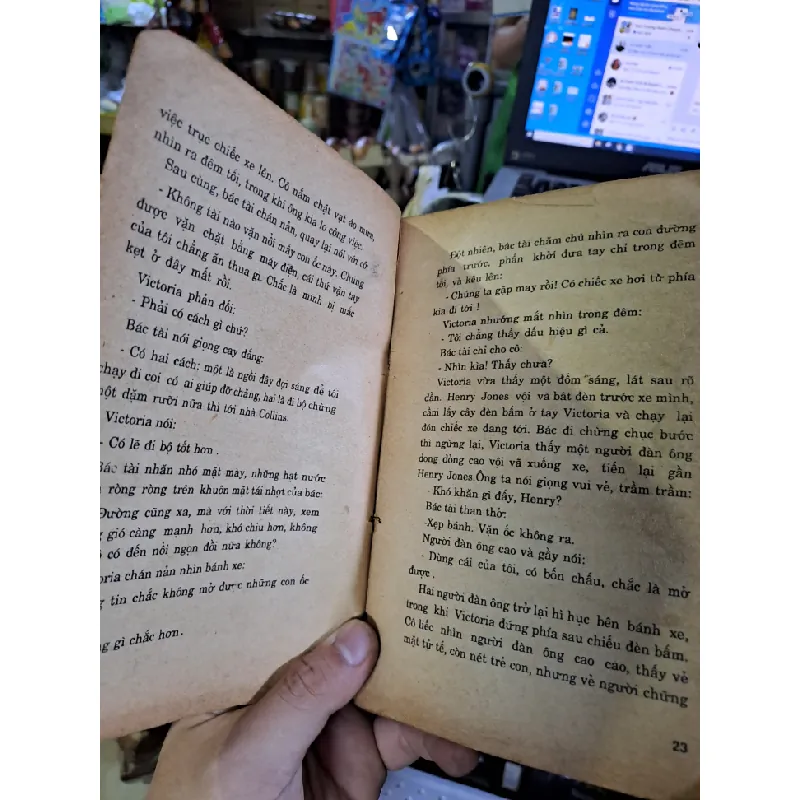 Bóng tối căn nhà ma quái mới 70% ố, rách bìa Văn học nước ngoài HCM1709 559945