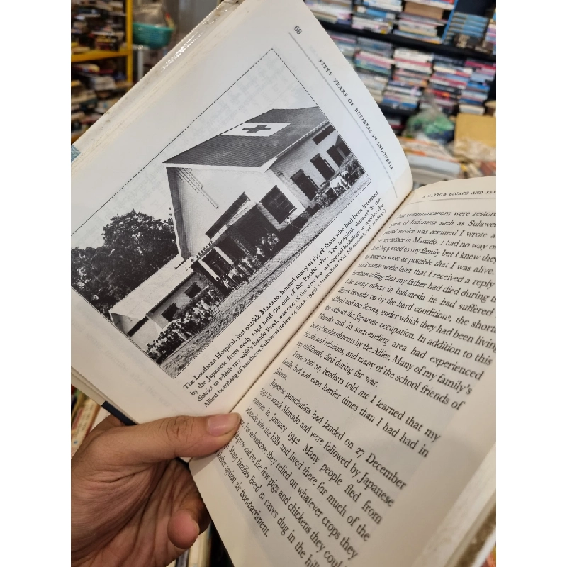 FIFTY YEARS OF BUSNIESS IN INDONESIA (1945 - 95) - Carlo H. Tabalujan 198134