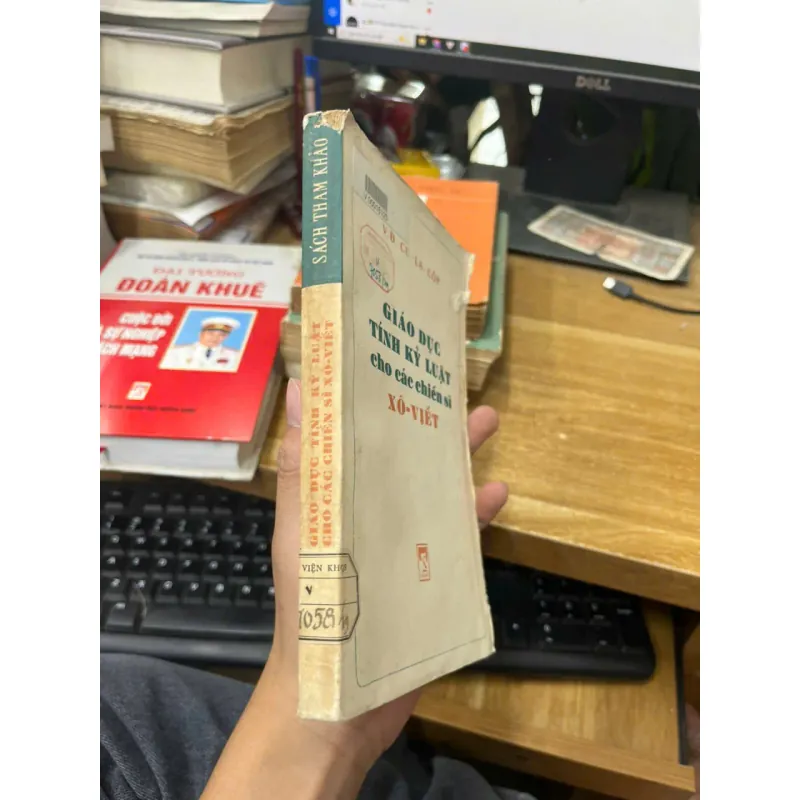 Giáo dục tính kỷ luật cho các chiến sĩ Xô Viết [Sv1] 713362