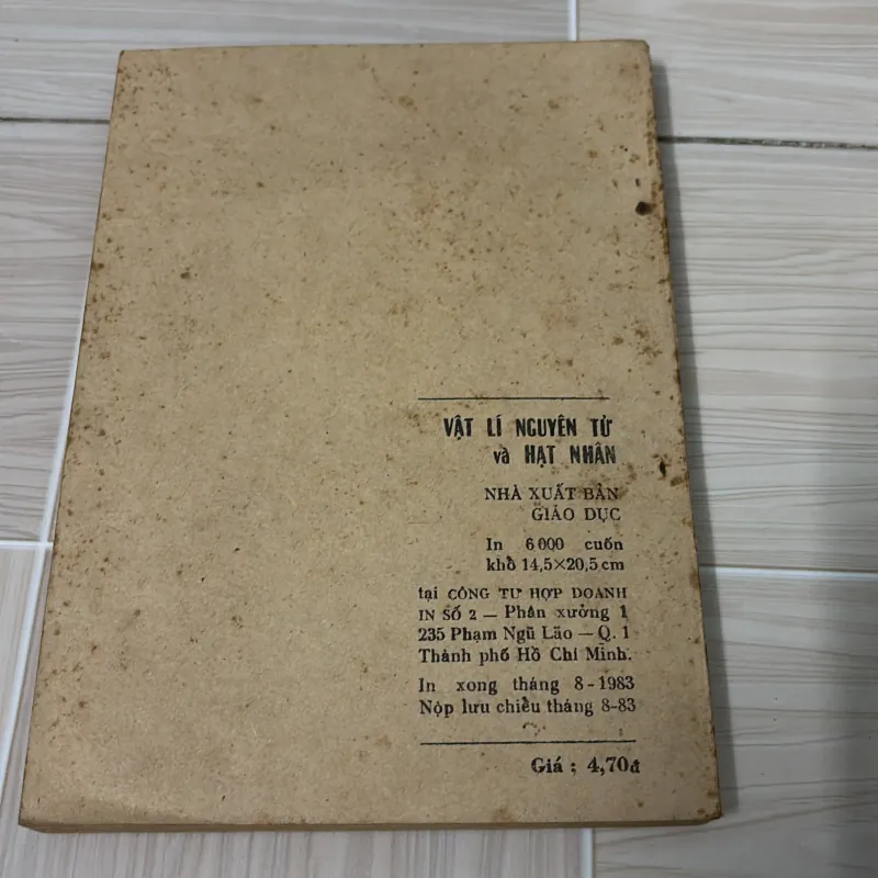 Sách cũ”Vật lý nguyên tử và hạt nhân” 792042