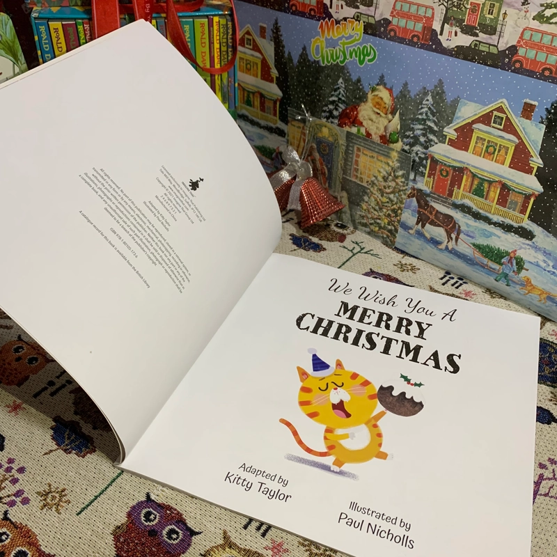 Sách tranh We Wish You a Merry Christmas, Used, 97%, Picture Book For Kids, Quà tặng Mori 357416