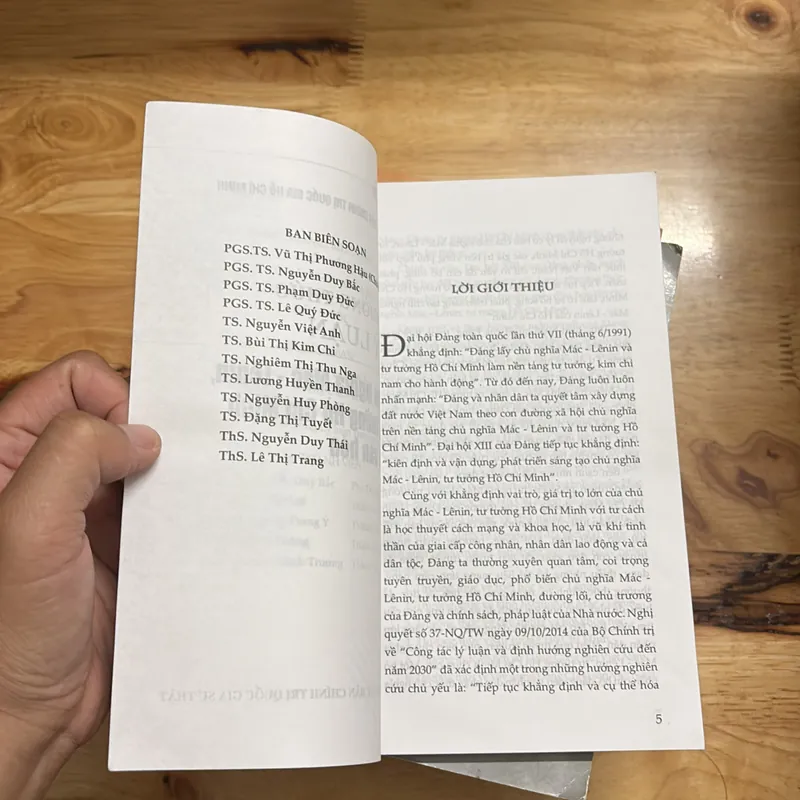 II Thường Thức Lý Luận: Chủ Nghĩa Mác, Lênin, Tư Tưởng Hồ Chí Minh Về Văn Hoá - 2022 702655
