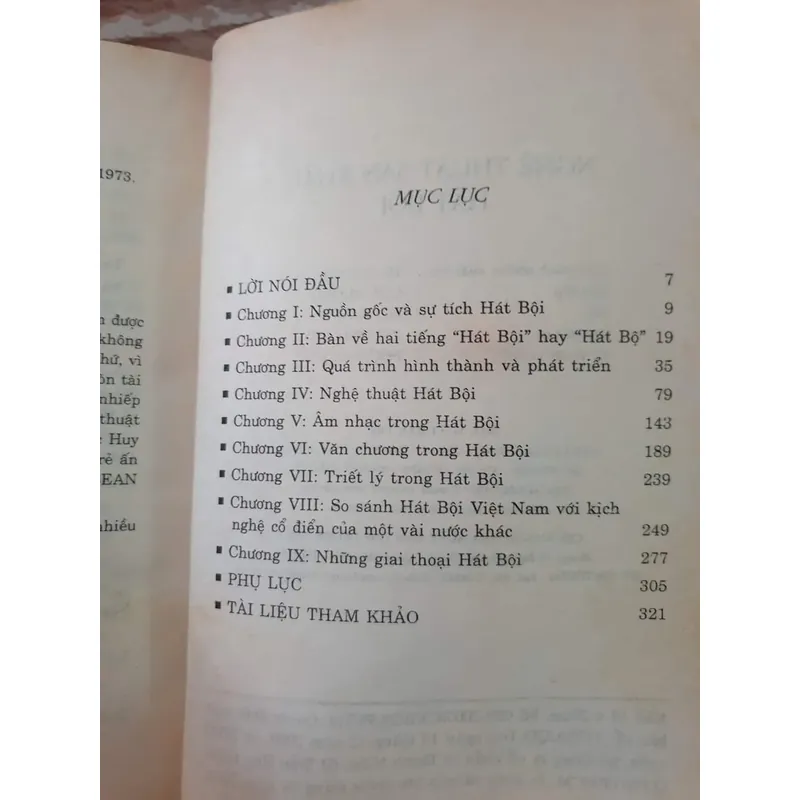 Nghệ thuật sân khấu hát bội - Lê Văn Chiêu  694452