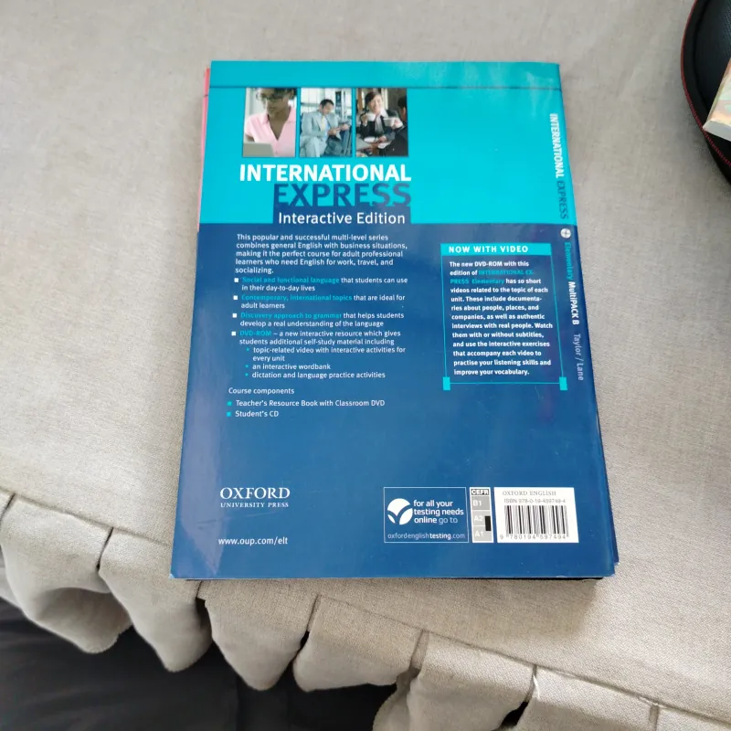 Bộ sách Tiếng Anh International Express Elementary (MultiPACK B) - Oxford 926423