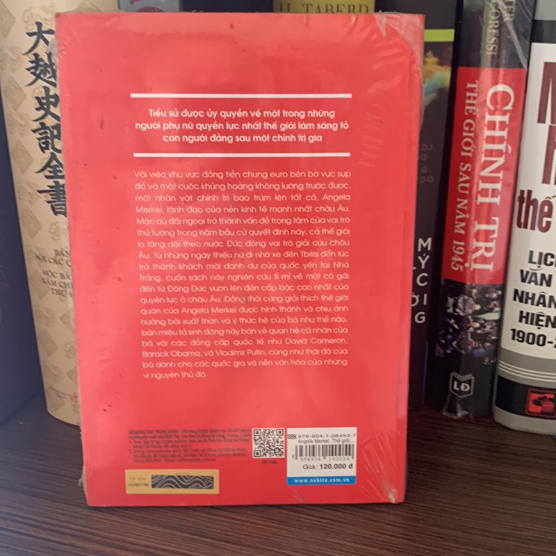 Sách lịch sử :Angela Merkel - Thế Giới Của Vị Nữ Thủ Tướng-Mới 90% còn seal 149497