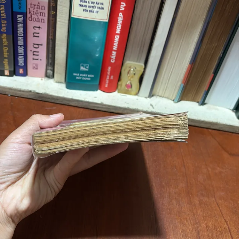 [Bìa Có Viết Vẽ] - II Lịch Sử, Văn Hoá: Huế Giữa Chúng Ta - Lê Văn Hảo - 1984 797145