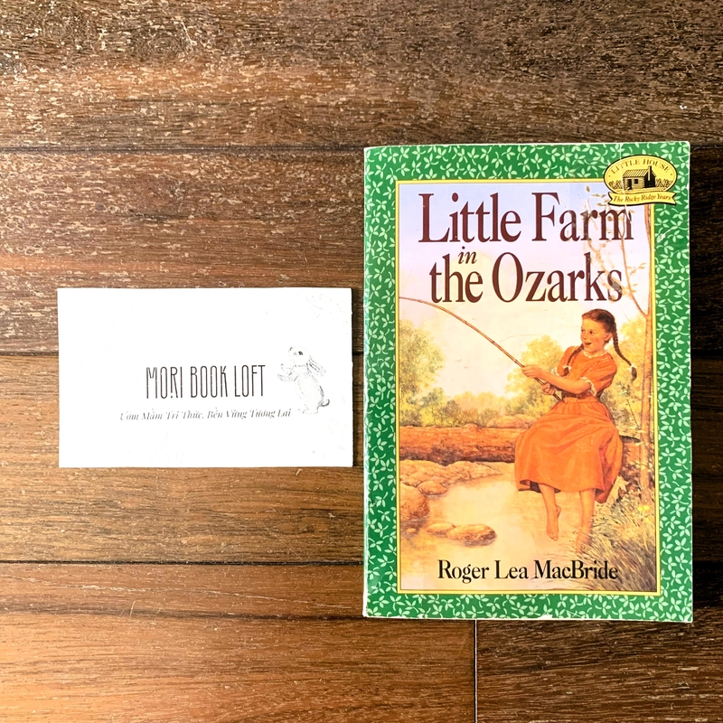 Sách ngoại văn Little Farm in the Ozarks – Roger Lea MacBride, Used, trình độ B1 498810