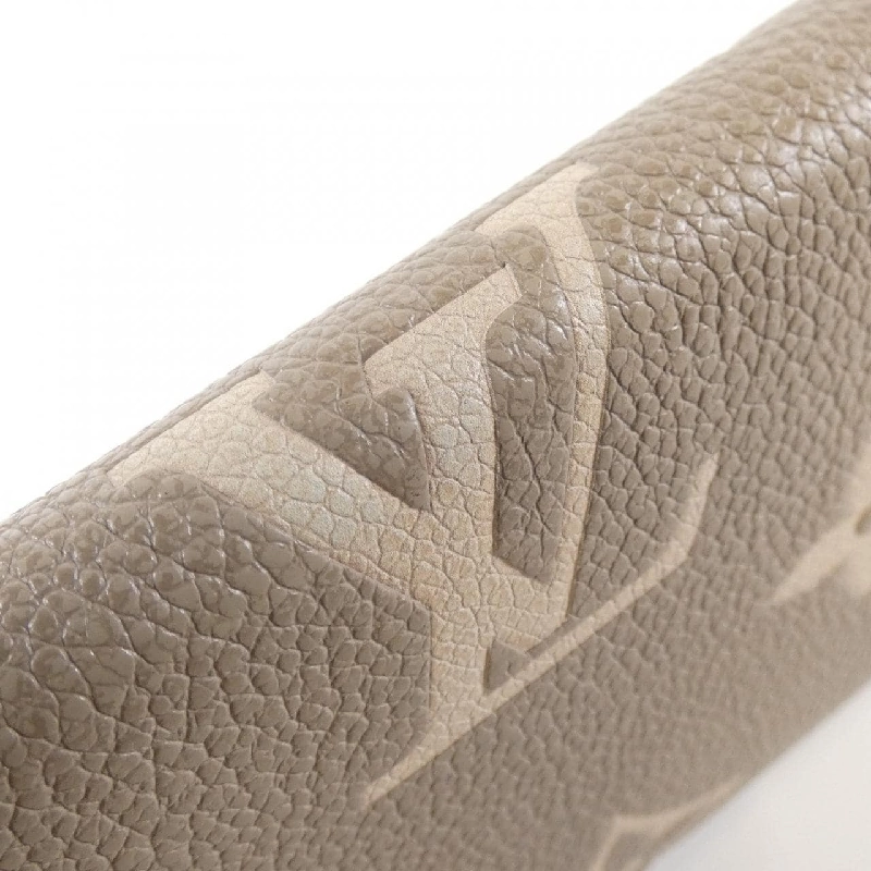 Ví Louis Vuitton hai màu Monogram Empreinte Portefeuille Sarah M81049 620260