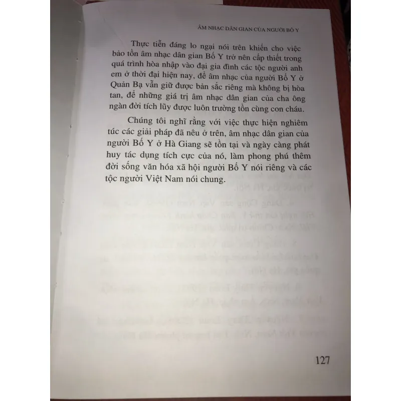 Âm nhạc dân gian của người Bố Y - Trần Quốc Việt  1010657