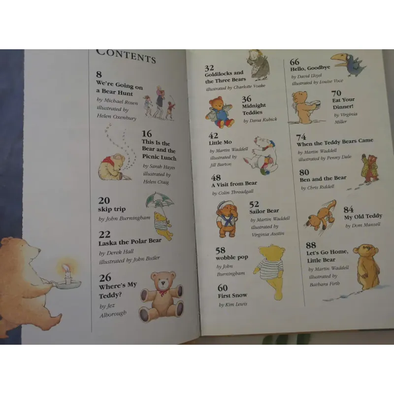 The Walker Book of Bear Stories 1005339