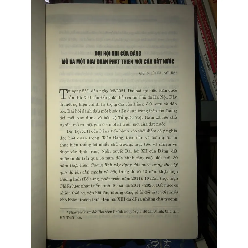 Những vấn đề lý luận và thực tiễn mới trong văn kiện đại hội XIll của Đảng  730994