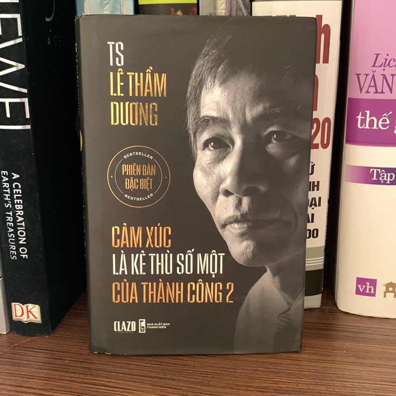 Cảm Xúc Là Kẻ Thù Số Một Của Thành Công 2 - Tặng Kèm Chữ Ký Tác Giả + 2 Bưu Thiếp  154126