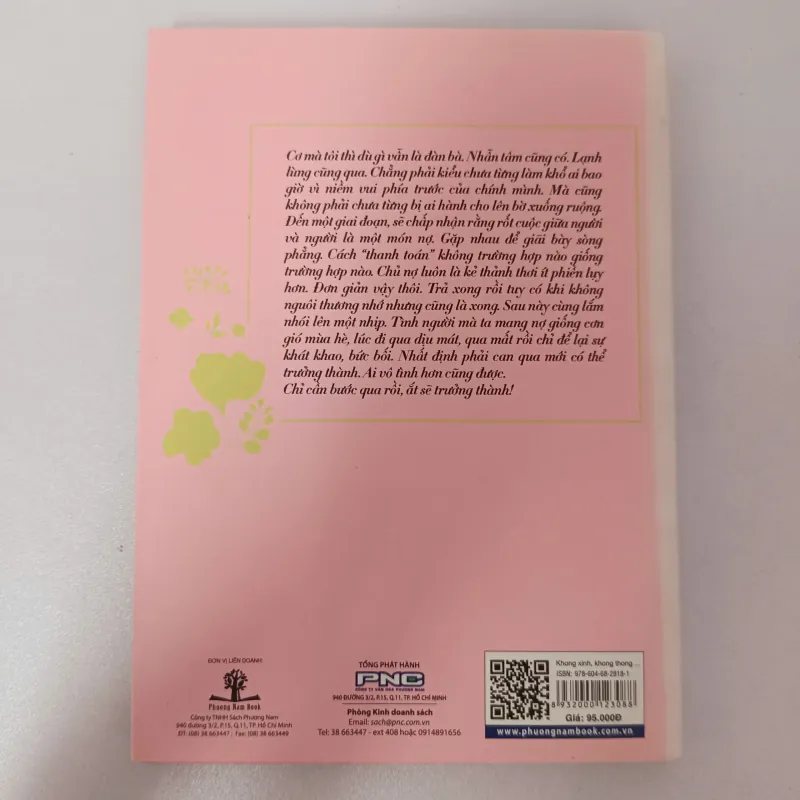 Không xinh, không thông minh, không bất bình thế giới - Phan ý Yên 926695