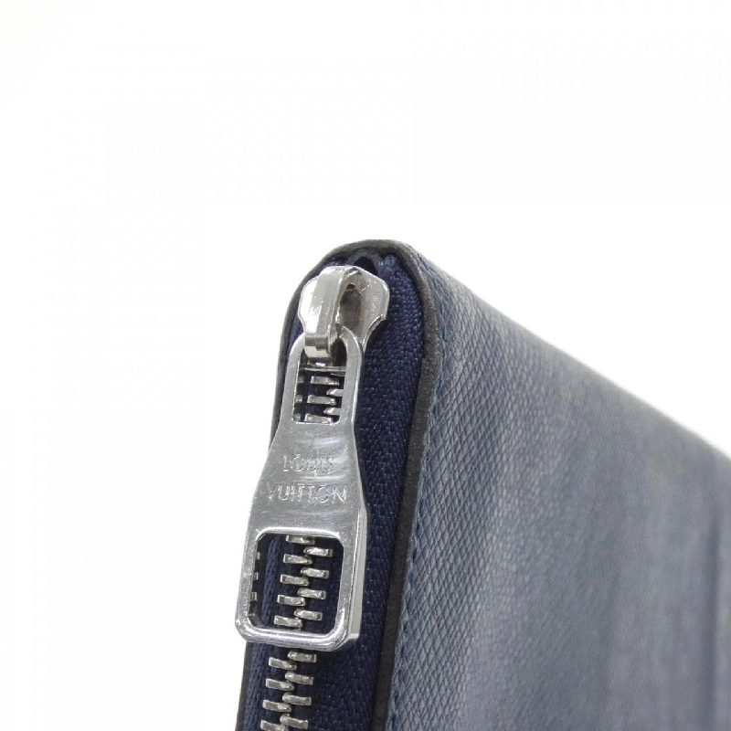 Ví Louis Vuitton Taiga Zippy Wallet Vertical M30510 621046