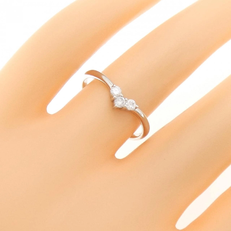 Nhẫn kim cương ba viên PT 0.15CT 671853