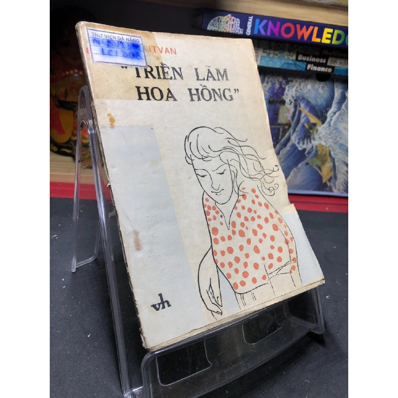 Triển lãm hoa hồng 1985 mới 50% ố vàng rách gáy nhẹ Okenho Itvan HPB0906 SÁCH VĂN HỌC 914997