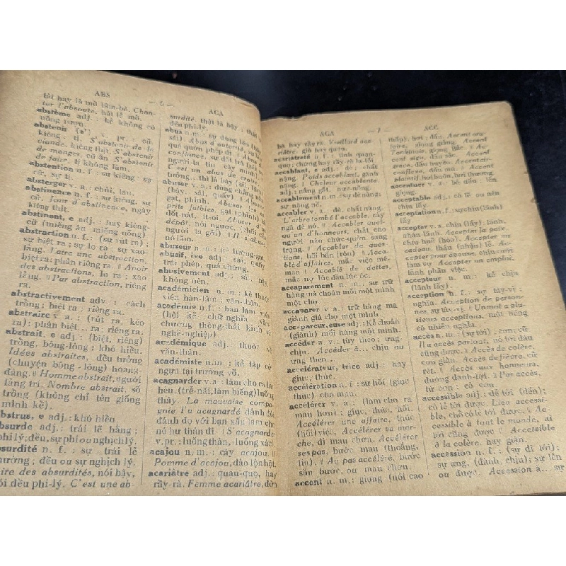 Petit dictionnaire francais - annamite - Trương Vĩnh Ký 472860