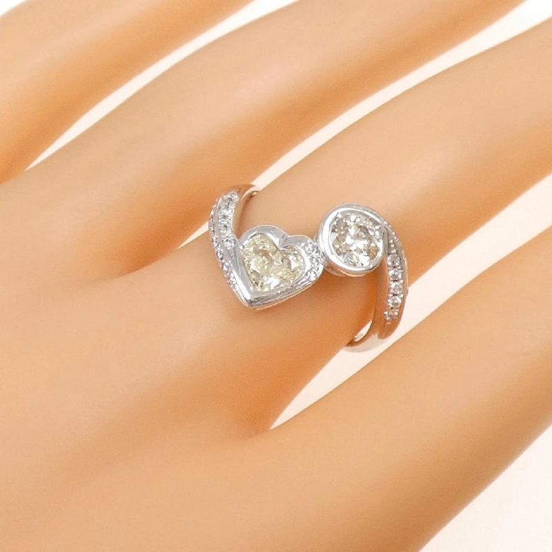 Nhẫn kim cương hình trái tim K18WG 1.092CT 669044