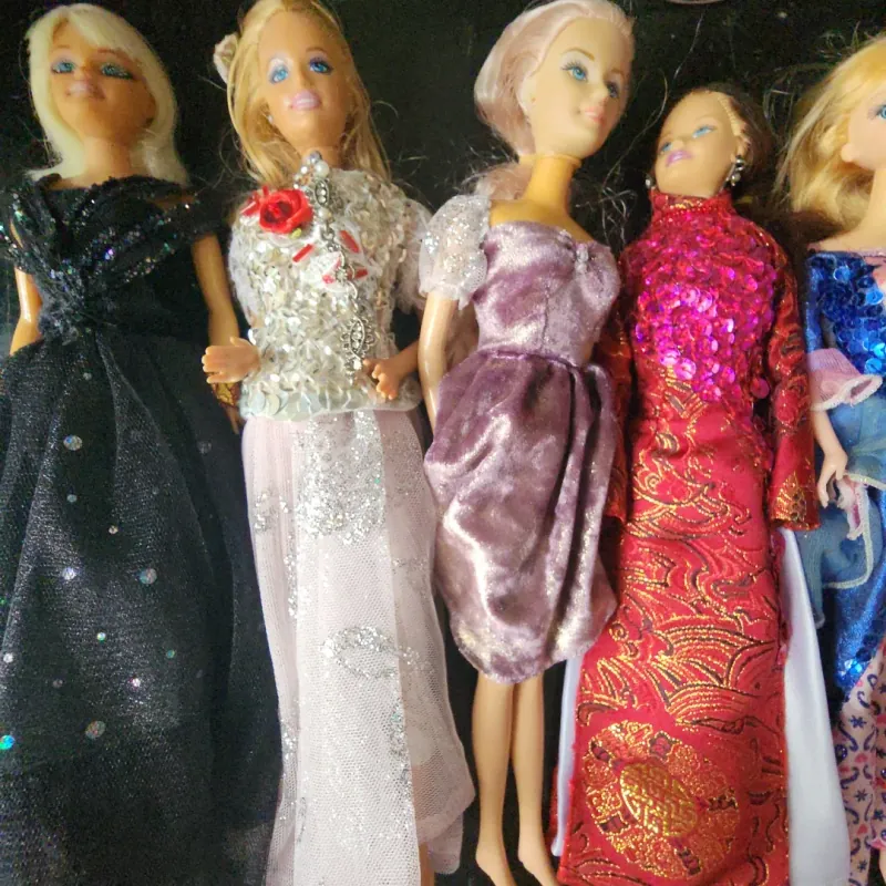 Búp bê Barbie đầm tím 1005308