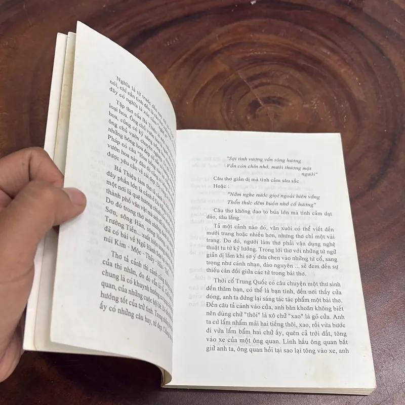 II Thơ: Vân Lãng Mạn Thuyền - Bá Thiệu - 2006 1022449