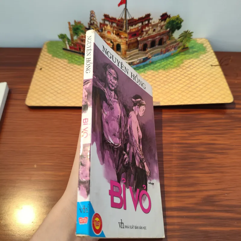 Bỉ Vỏ - Nguyên Hồng 561358