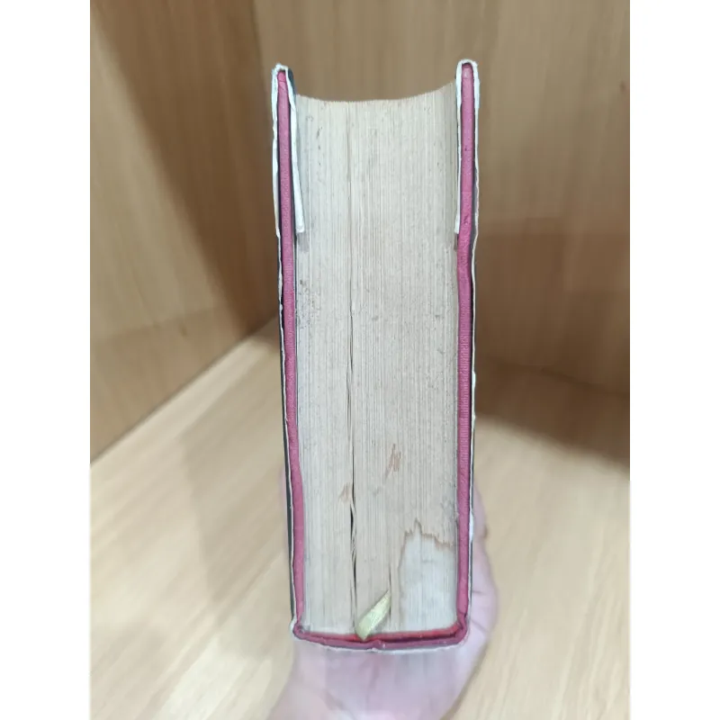 Sự lừa dối hào nhoáng  1019012