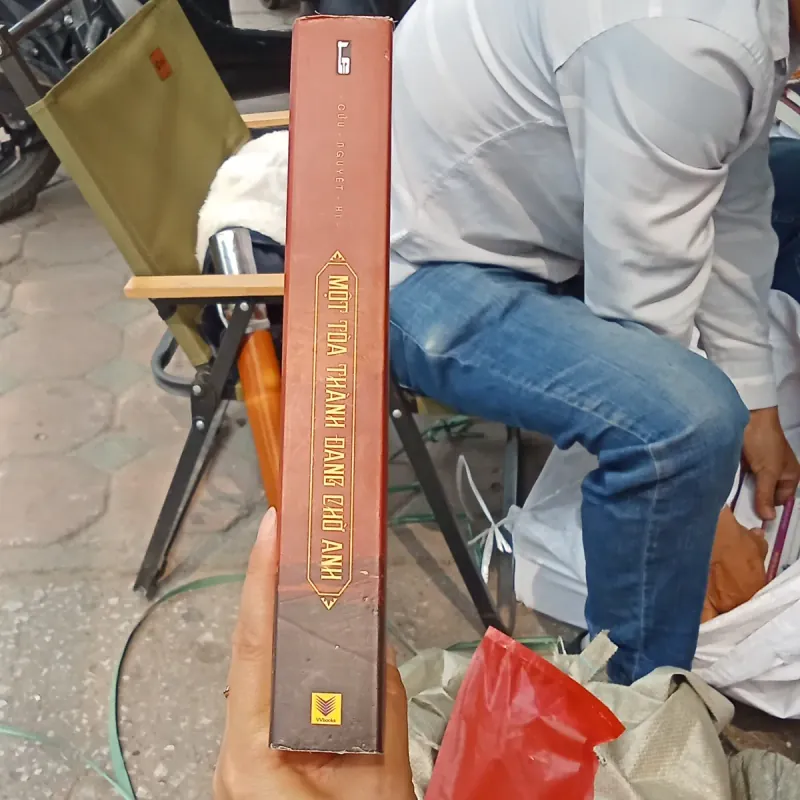 Một Toà Thành Đang Đợi Anh - Cửu Nguyệt Hi  961469