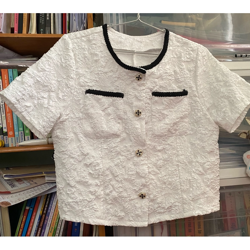 Áo croptop trắng sz M, tình trạng: đã qua sử dụng 473749