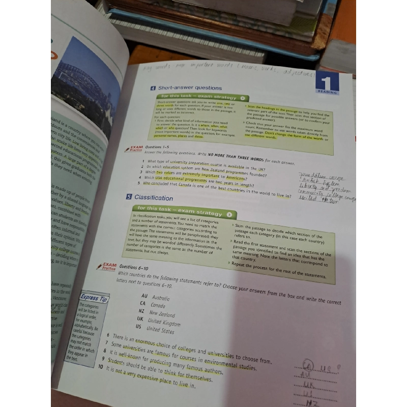 IELTS express intemediate coursebook with workbook mới 90% HCM0808 HỌC NGOẠI NGỮ 527212