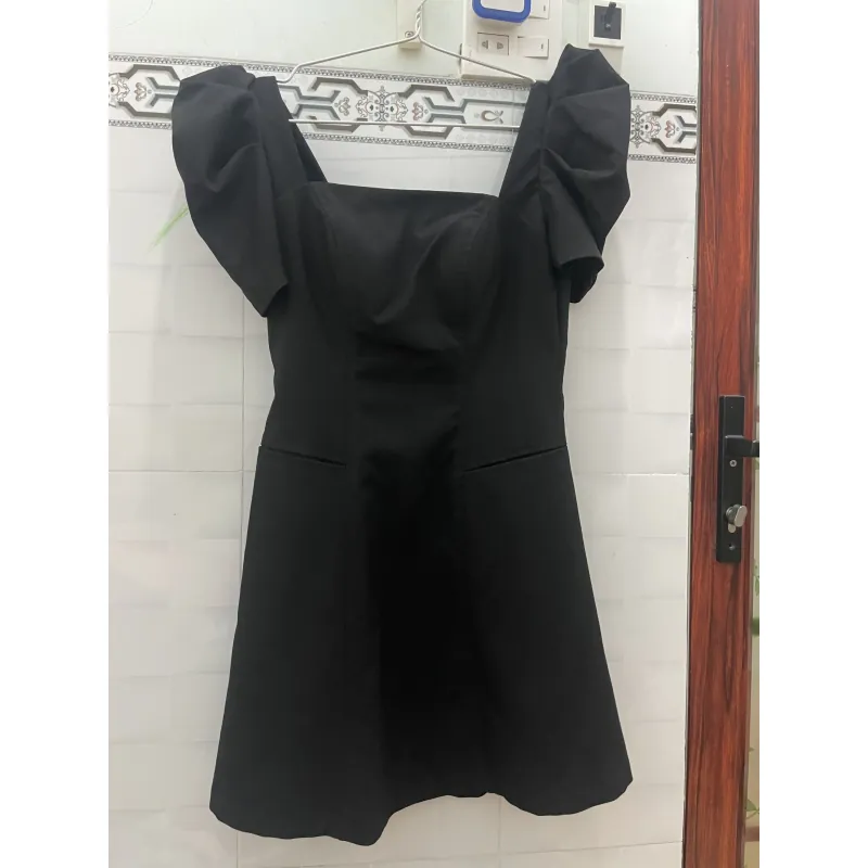 Váy đen cổ vuông tay phồng – mặc tiệc, đi chơi xinh 785563