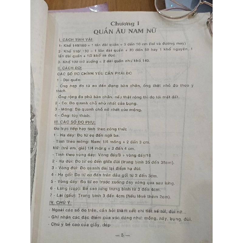 Tự học cắt may thời trang mới - Huyền Trân 553163