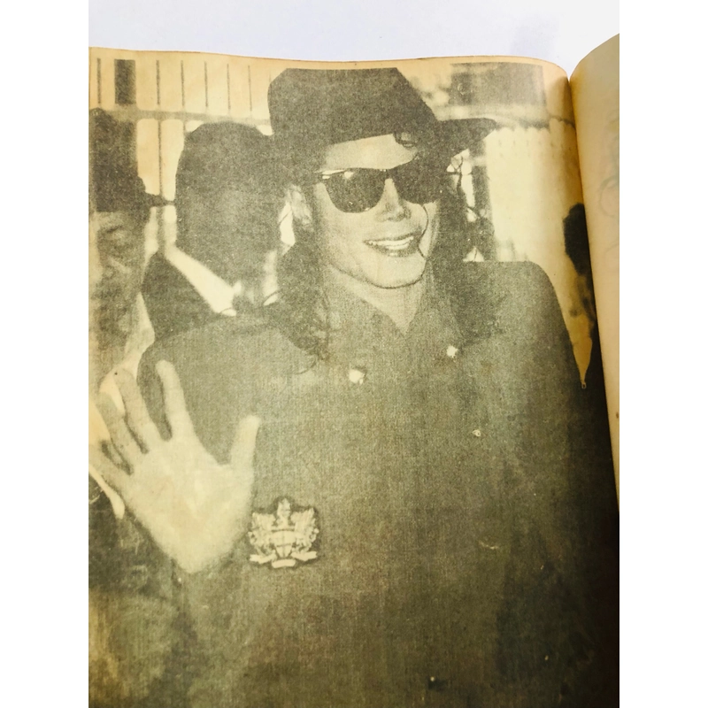 📘 MICHAEL JACKSON – Cuộc Đời & Sự Nghiệp: Vua Nhạc Pop 493417