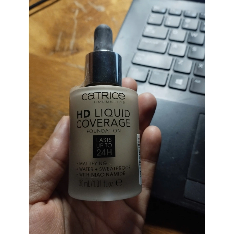 Kem nền HD Liquid Coverage- Hàn Quốc - còn nguyên tem mác 335329