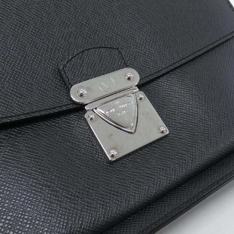 Túi xách tay Louis Vuitton Taiga Belair M32592 - Hàng hiệu Chính hãng 801186