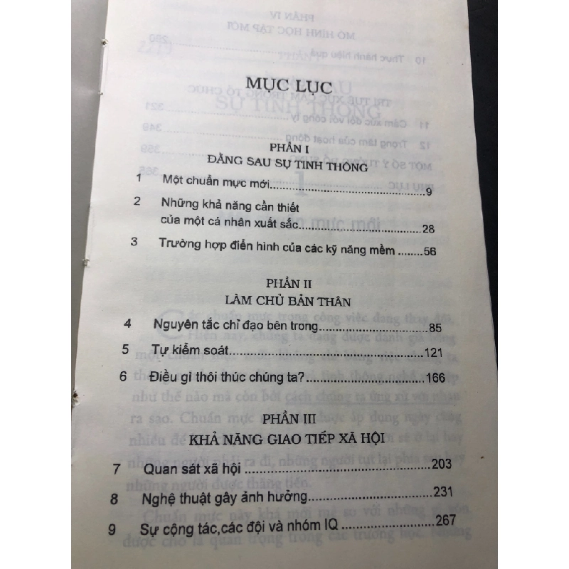 Trí tuệ cảm xúc ứng dụng trong công việc 2012 mới 80% ố bẩn nhẹ bụng sách ký tên trang đầu gạch bút xanh Daniel Goleman HPB0207 KỸ NĂNG 348723