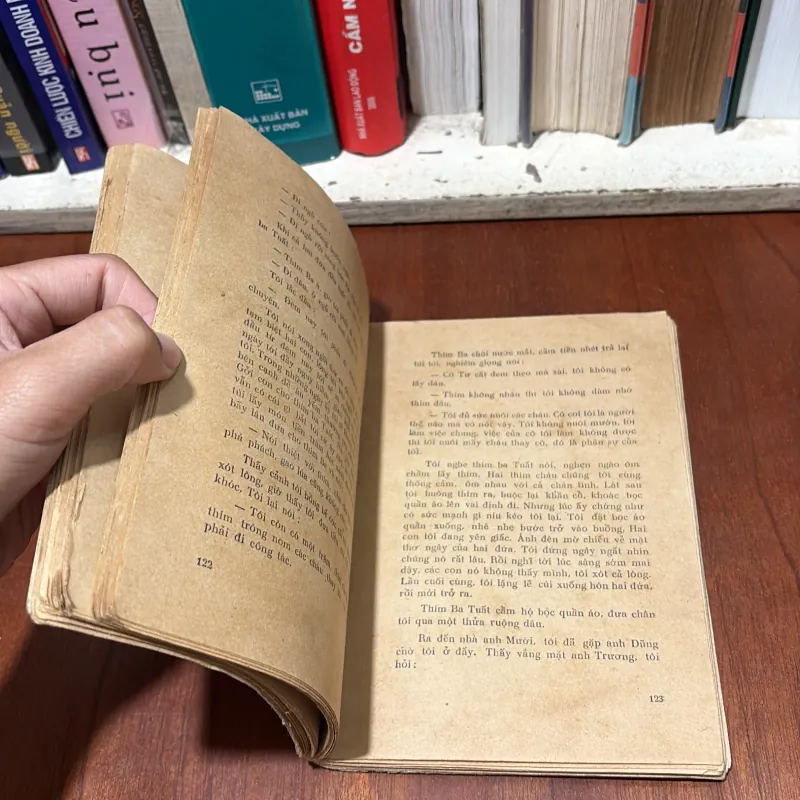II Sách Xưa: Một Truyện Chép Ở Bệnh Viện (Văn Học Giải Phóng) - Bùi Đức Ái - 1976 750945