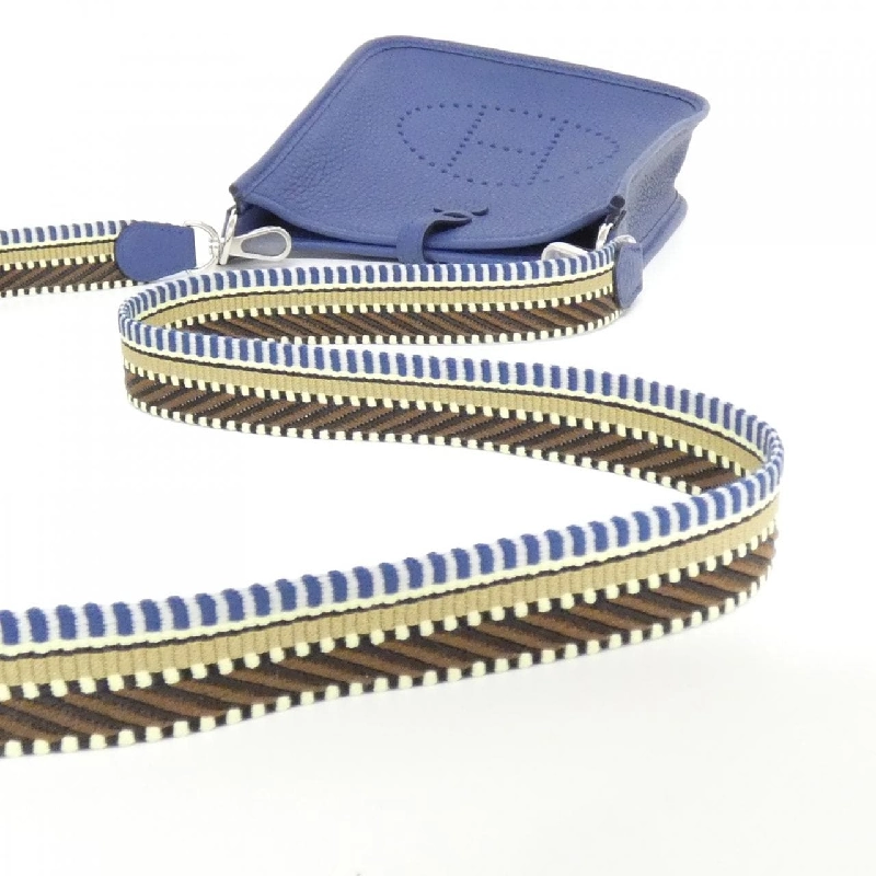 【Sản phẩm chưa sử dụng】Hermès CAVALE Évelyne Amazon 16cm 060775CK Túi đeo vai 610481